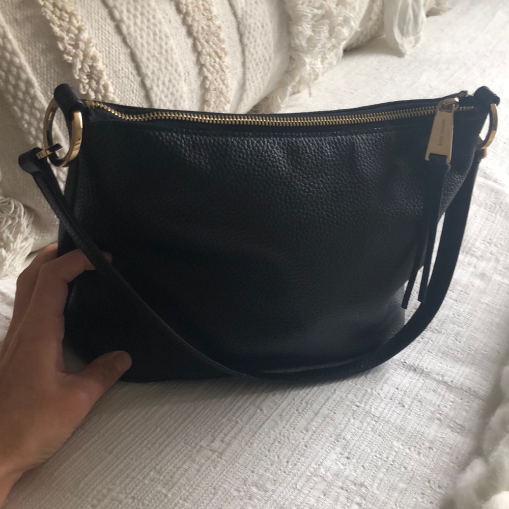 Michael kors blk pebbled purse gold hardware